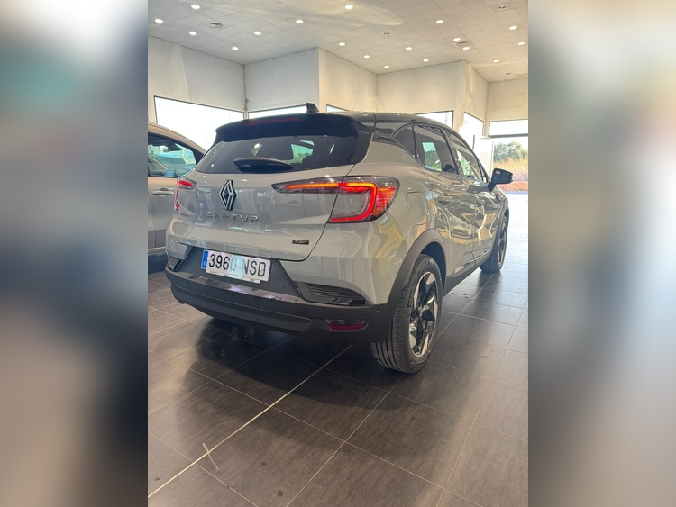 Renault Captur TECHNO FULL HYBRID foto 7
